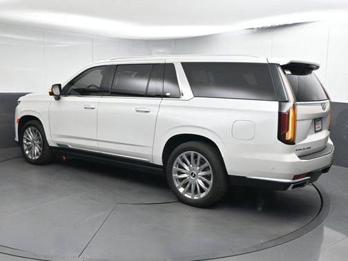 2022 Cadillac Escalade ESV Premium Luxury