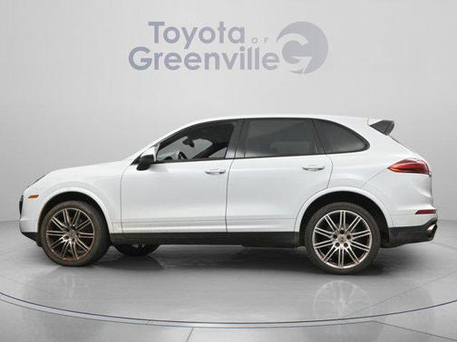 Carrara White Metallic 2017 Porsche Cayenne Platinum Edition