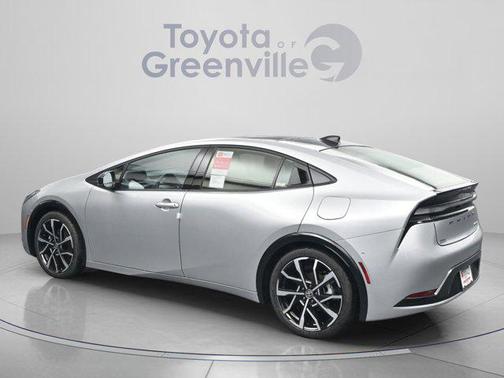 Black and Red SofTex [softex] 2026 Toyota Prius Plug-In Hybrid XSE Premium