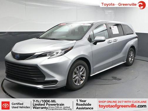 2023 Toyota Sienna LE