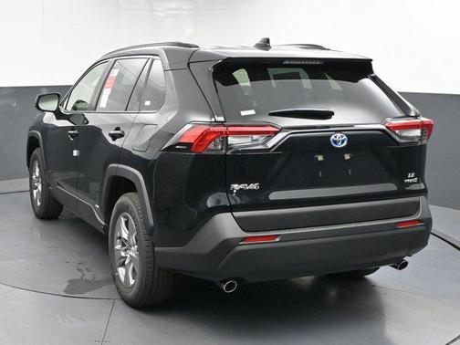 2024 Toyota RAV4 Hybrid SE