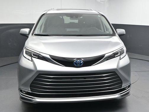 2024 Toyota Sienna Limited 7-Passenger