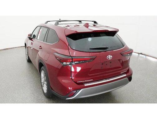 Ruby Flare Pearl 2026 Toyota Highlander Hybrid Platinum