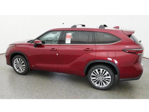 Ruby Flare Pearl 2026 Toyota Highlander Hybrid Platinum