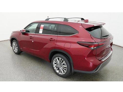 Ruby Flare Pearl 2026 Toyota Highlander Hybrid Platinum