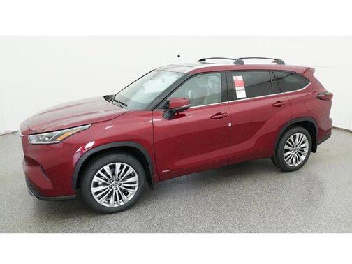 Ruby Flare Pearl 2026 Toyota Highlander Hybrid Platinum