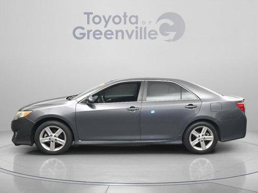 Magnetic Gray Metallic 2014 Toyota Camry SE