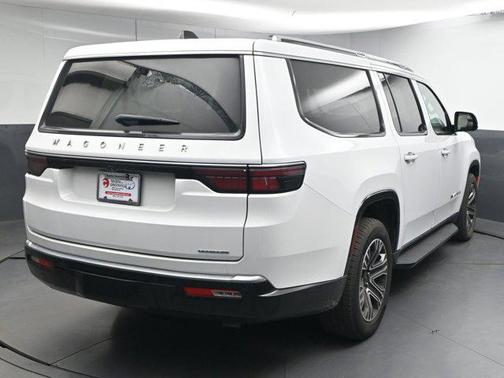 2024 Jeep Wagoneer L Series II 4x2