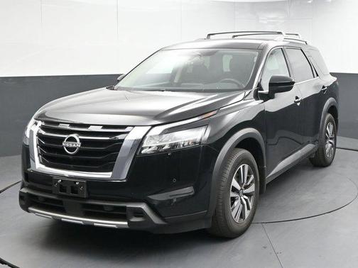 2023 Nissan Pathfinder SL 4WD