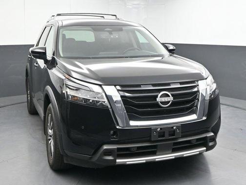 2023 Nissan Pathfinder SL 4WD