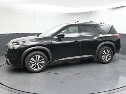 2023 Nissan Pathfinder SL 4WD