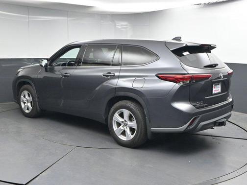 Magnetic Gray Metallic 2020 Toyota Highlander L
