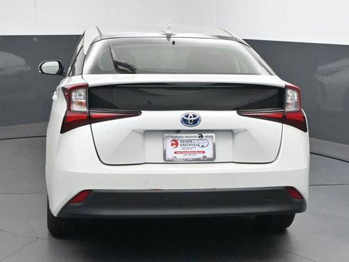2022 Toyota Prius LE