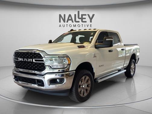 Bright White Clearcoat 2023 RAM 2500 Big Horn Crew Cab 4x4 6'4' Box