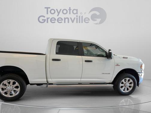 Bright White Clearcoat 2023 RAM 2500 Big Horn Crew Cab 4x4 6'4' Box