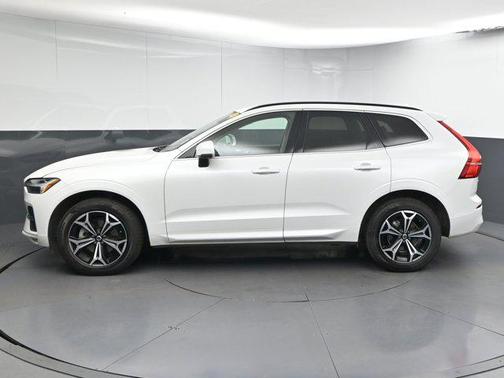 2022 Volvo XC60 B5 Momentum