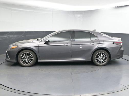 2023 Toyota Camry Hybrid XLE