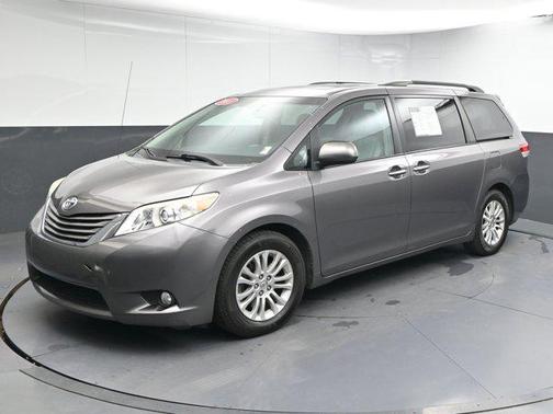 2013 Toyota Sienna XLE
