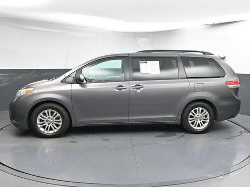 2013 Toyota Sienna XLE