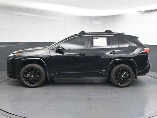 2023 Toyota RAV4 Hybrid SE