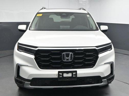 2023 Honda Pilot Touring 8-Passenger