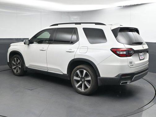 2023 Honda Pilot Touring 8-Passenger