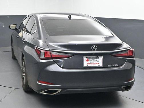 2022 Lexus ES 350 Base