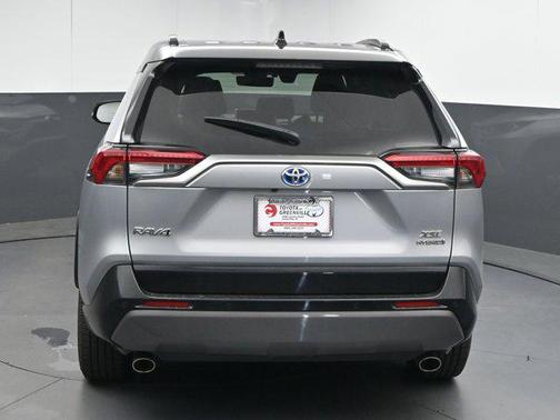 2021 Toyota RAV4 Hybrid SE