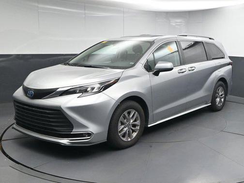 2024 Toyota Sienna XLE