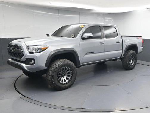 Cement 2019 Toyota Tacoma TRD Off Road