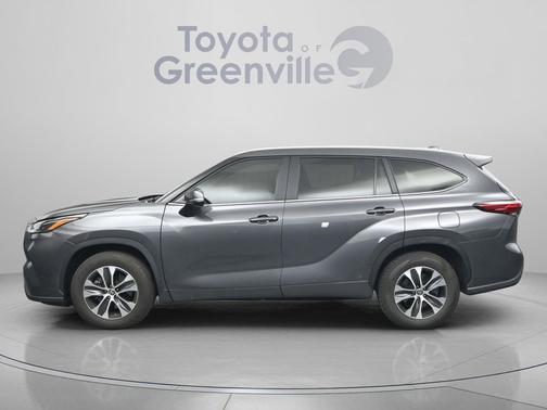 Magnetic Gray Metallic 2023 Toyota Highlander XLE