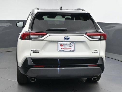2021 Toyota RAV4 Hybrid SE