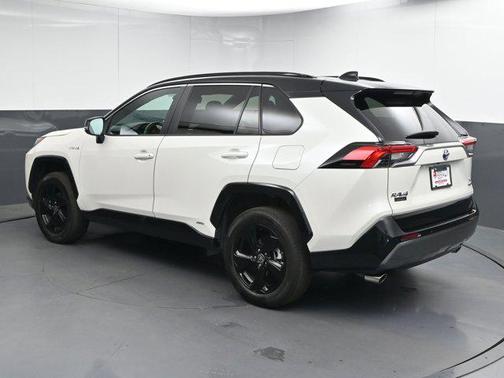 2021 Toyota RAV4 Hybrid SE