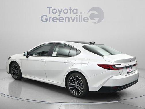 Wind Chill Pearl 2025 Toyota Camry XLE