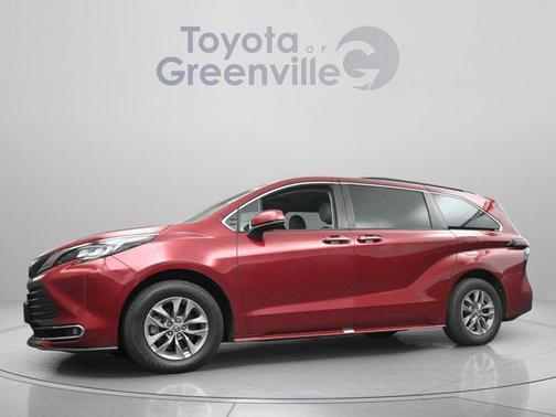 2023 Toyota Sienna XLE