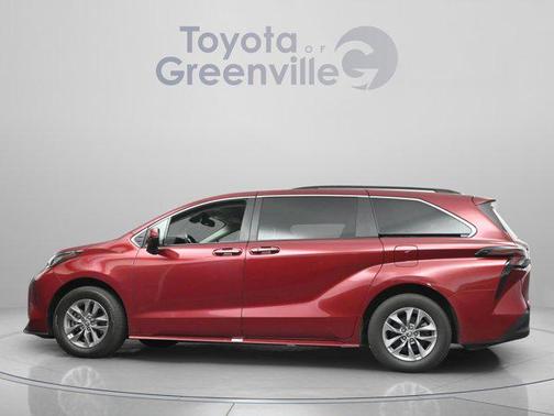 2023 Toyota Sienna XLE