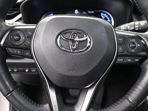 2020 Toyota RAV4 Hybrid SE