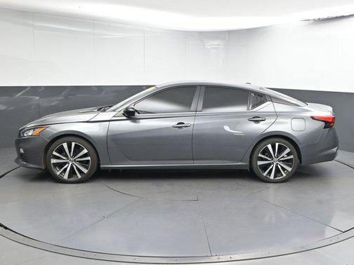 2020 Nissan Altima SR FWD