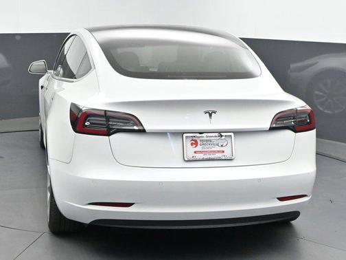 2019 Tesla Model 3 Mid Range