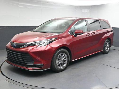 2021 Toyota Sienna LE