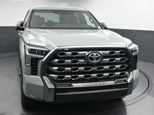 2025 Toyota Tundra Hybrid Platinum