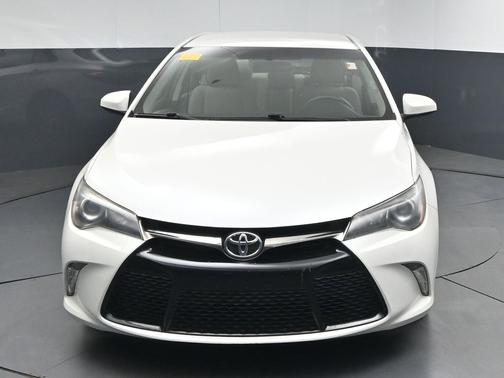 Blizzard Pearl 2015 Toyota Camry XSE