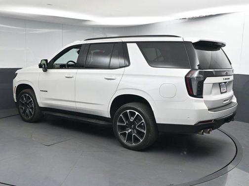 Iridescent Pearl Tricoat 2025 Chevrolet Tahoe 4WD RST