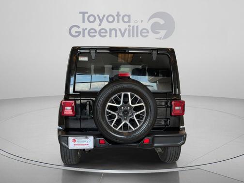 Black Clearcoat 2024 Jeep Wrangler 4-Door Sahara 4x4