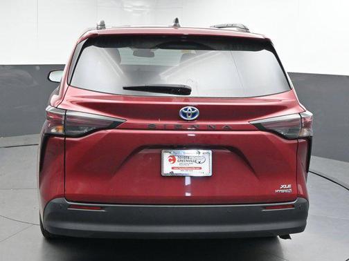 2023 Toyota Sienna XLE