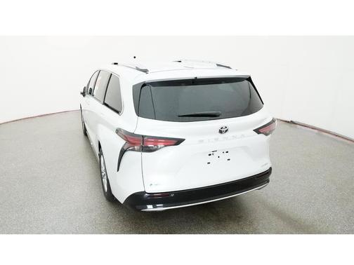 Pearl 2026 Toyota Sienna Limited