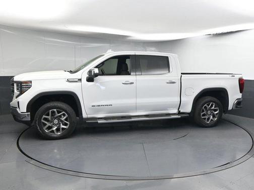 Summit White 2023 GMC Sierra 1500 SLT