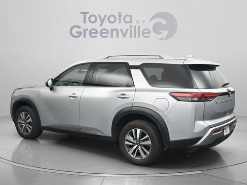 2025 Nissan Pathfinder SL FWD