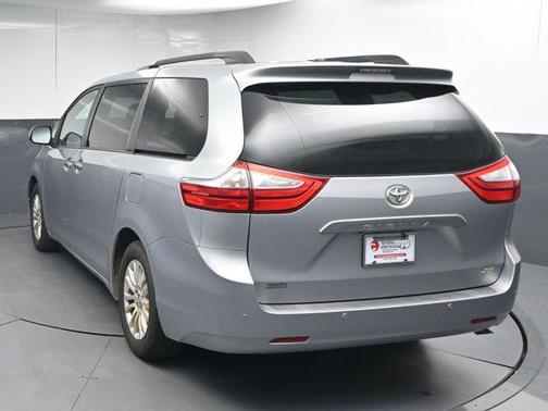 2016 Toyota Sienna XLE Premium