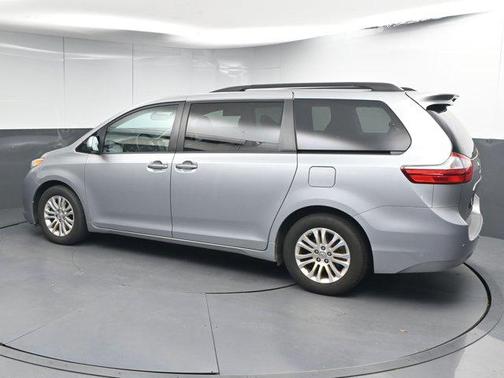 2016 Toyota Sienna XLE Premium